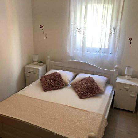 Apartments Vrdoljak Pag Town Eksteriør bilde