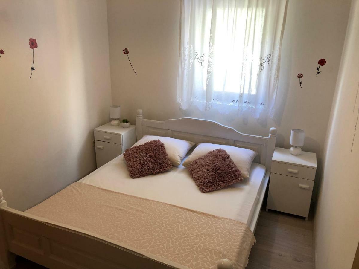 Apartments Vrdoljak Pag Town Eksteriør bilde